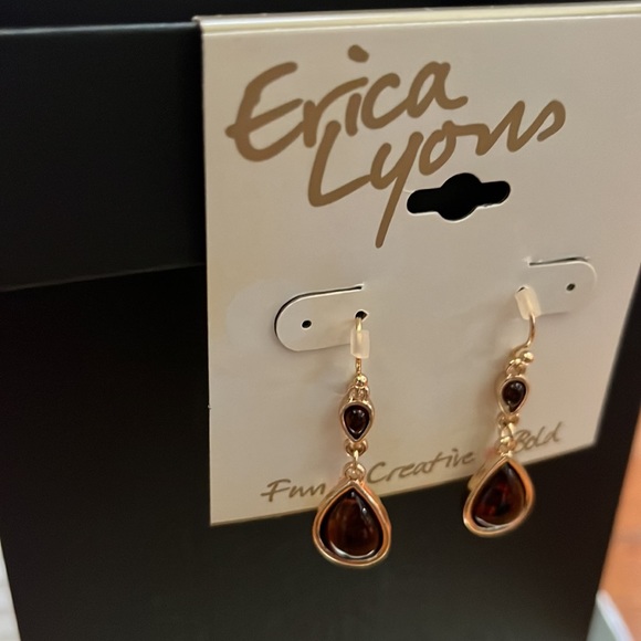 Gold plated amber dangle earrings! NWT! - Picture 3 of 3